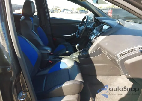 2016 Ford Focus St from USA, damaged, VIN 1FADP3L97GL261777